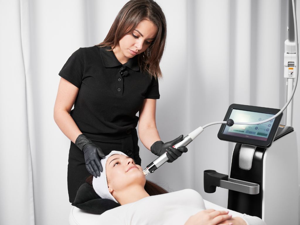 Radiofrecuencia Facial en Fuengirola - Clínica Kira Visenberg